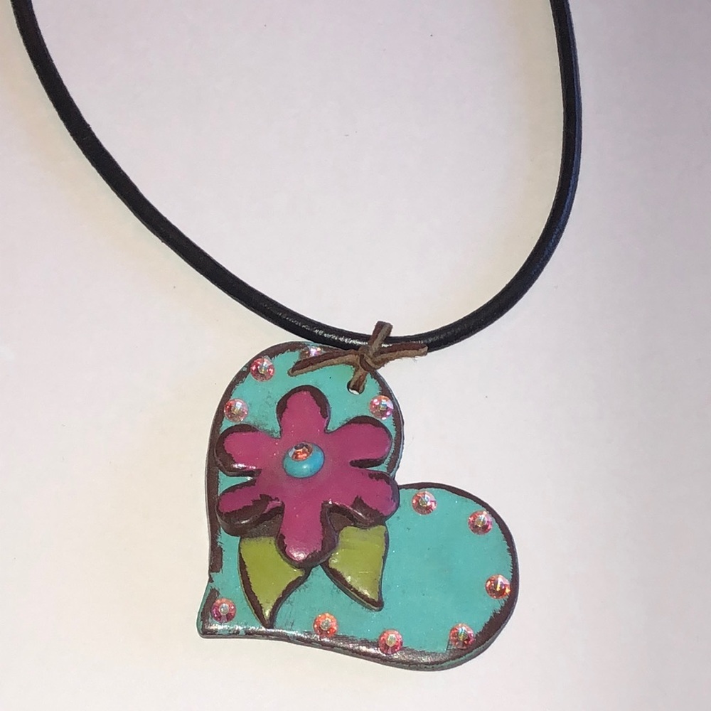Wooden Boho Floral Chunky Rhinestone Heart Pendant Necklace